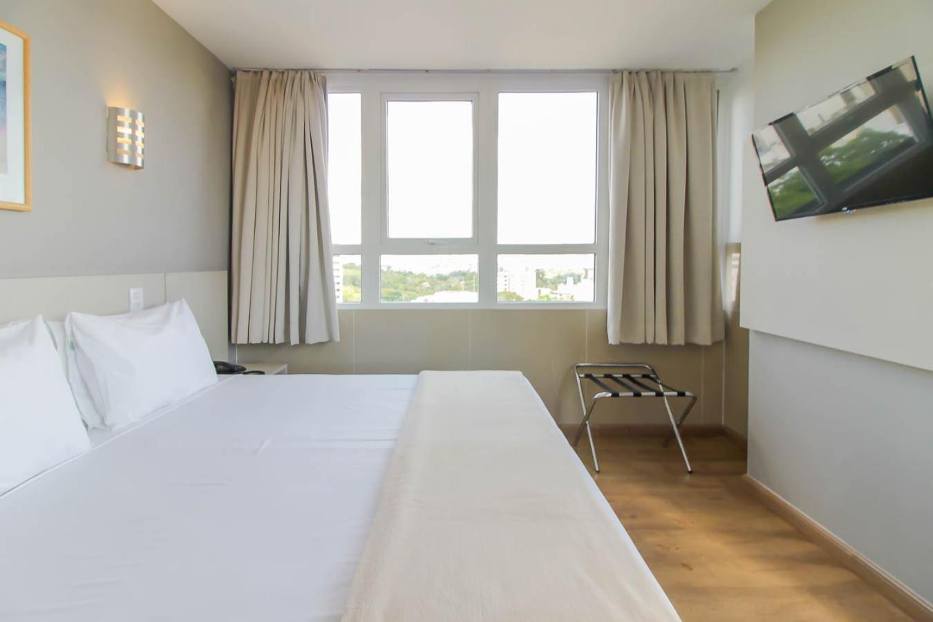 Coral Hotel proximo a Pucrs e Araujo Viana Porto Alegre